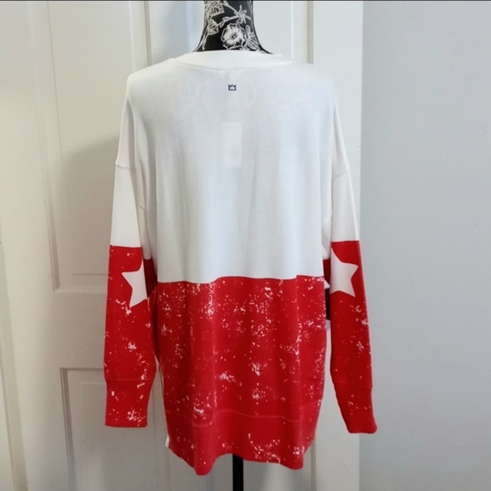 🆕️ 🎉Crown & Ivy🎉 - Red/White Oversized L/S Sweeper Pullover - Picture 3 of 14